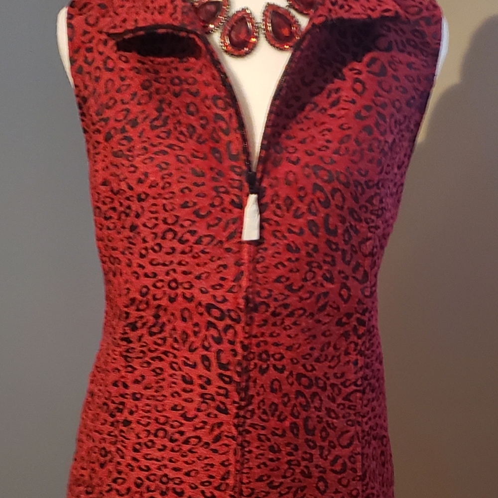 Vest - Picture 2 of 3
